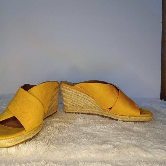 New Directions Wedges - Picture 12 of 15